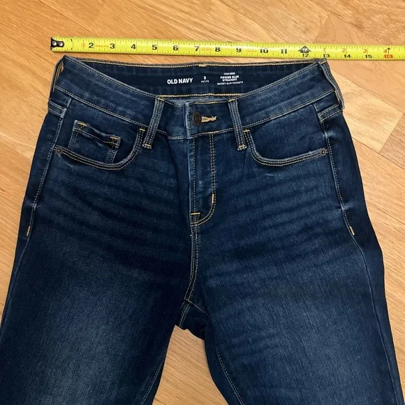 Ladies Size 2P Old Navy Women’s Skinny Jeans in Dark Blue Wash GUC - Picture 3 of 6